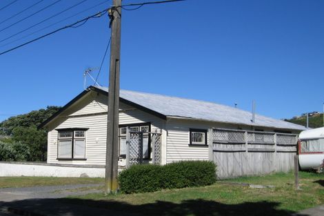 Photo of property in 90 Melbourne Road, Island Bay, Wellington, 6023