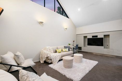 Photo of property in 105 Gladstone Road, Dalmore, Dunedin, 9010