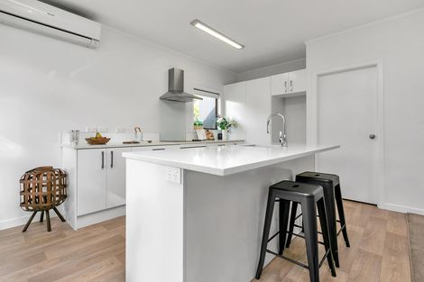 Photo of property in 192 Henderson Valley Road, Henderson, Auckland, 0612