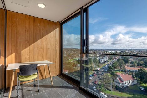 Photo of property in 1 Buscomb Avenue, Henderson, Auckland, 0610