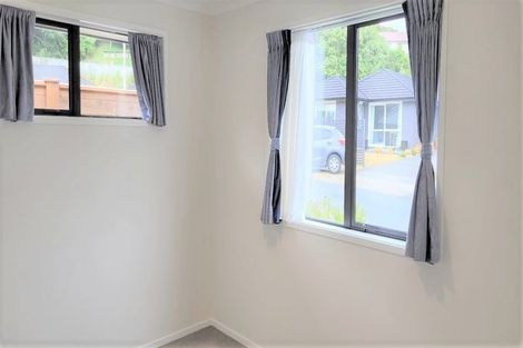 Photo of property in 1 Grapnel Lane, Whitby, Porirua, 5024
