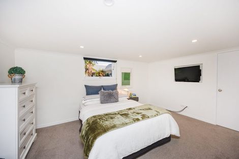 Photo of property in 11 Squires Place, Awapuni, Palmerston North, 4412