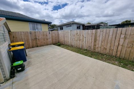 Photo of property in 2/69 Luanda Drive, Ranui, Auckland, 0612