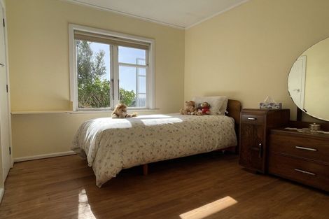 Photo of property in 3 Roberts Street, Tawa, Wellington, 5028