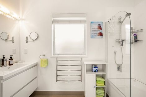 Photo of property in 14 Kelly Place, Whitianga, 3510