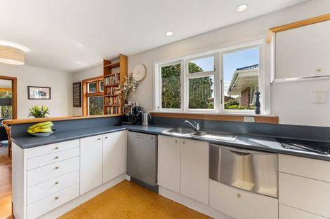 Photo of property in 11 Verran Place, Fendalton, Christchurch, 8052