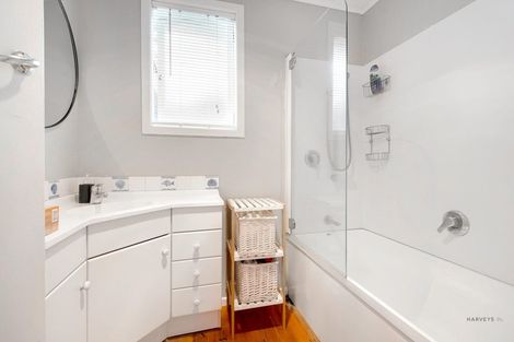 Photo of property in 180 Glengarry Road, Glen Eden, Auckland, 0602
