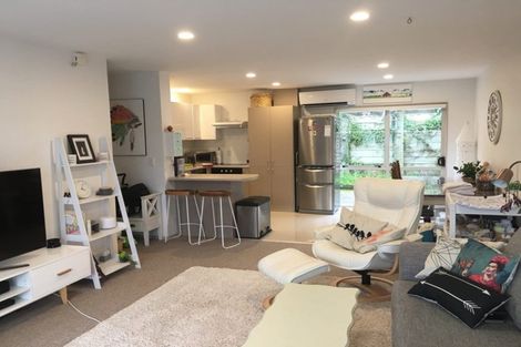 Photo of property in 33u2 Hiropi Street, Newtown, Wellington, 6021