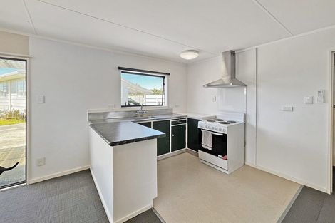 Photo of property in 26 Cumberland Place, Kelvin Grove, Palmerston North, 4414