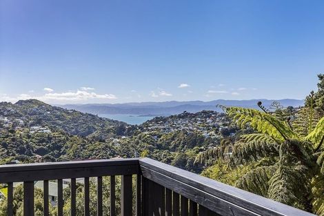 Photo of property in 2/10 Downing Street, Crofton Downs, Wellington, 6035