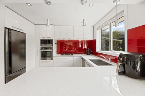 Photo of property in 52 Crofton Road, Harewood, Christchurch, 8051