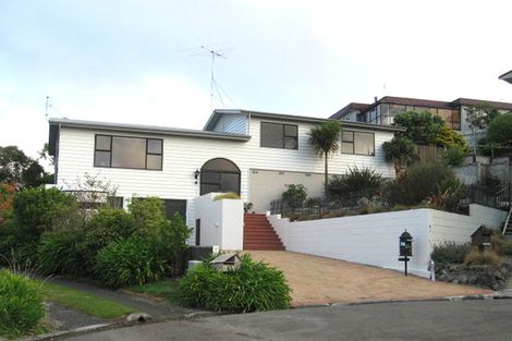 Photo of property in 8 Hillview Crescent, Paparangi, Wellington, 6037