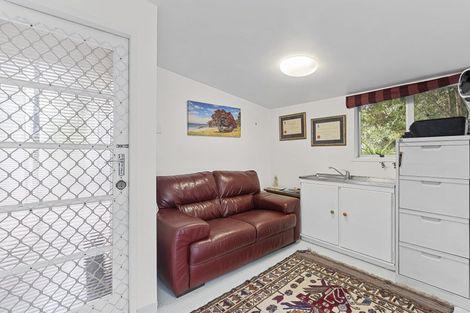 Photo of property in 28 Carrington Street, New Plymouth, 4310