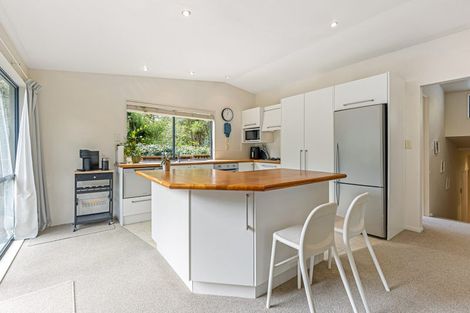 Photo of property in 23a Fairmount Road, Titirangi, Auckland, 0604