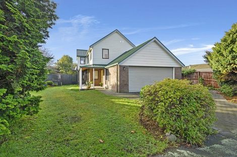 Photo of property in 32 Connemara Drive, Northwood, Christchurch, 8051