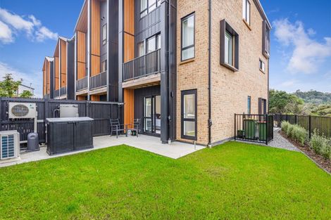 Photo of property in 7/35 Marine Parade, Hobsonville, Auckland, 0616