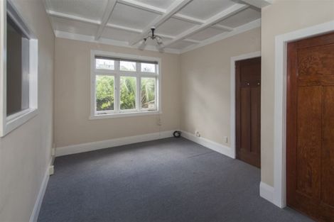 Photo of property in 300 Great North Road, Henderson, Auckland, 0612
