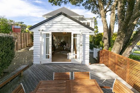 Photo of property in 9 Cooper Street, Karori, Wellington, 6012