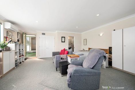 Photo of property in 2 Huntingdon Street, Northland, Wellington, 6012