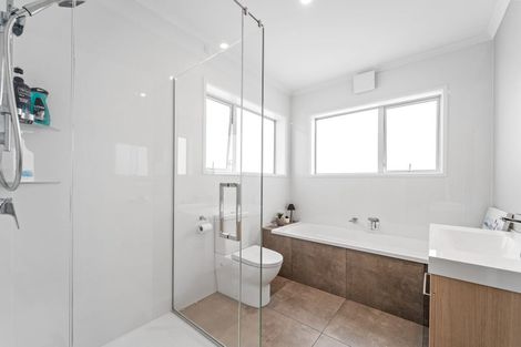 Photo of property in 87 Karepiro Drive, Stanmore Bay, Whangaparaoa, 0932