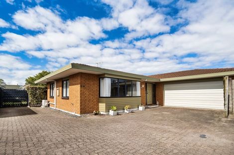 Photo of property in 10 Golf Road, Mount Maunganui, 3116