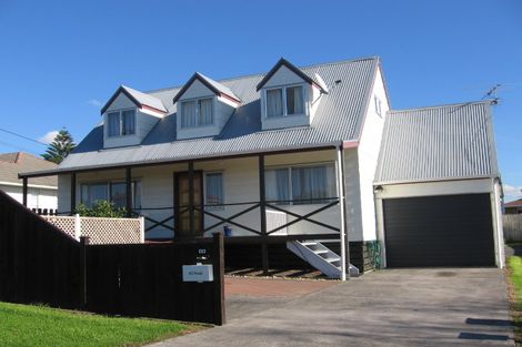 Photo of property in 2/56 Flanshaw Road, Te Atatu South, Auckland, 0610