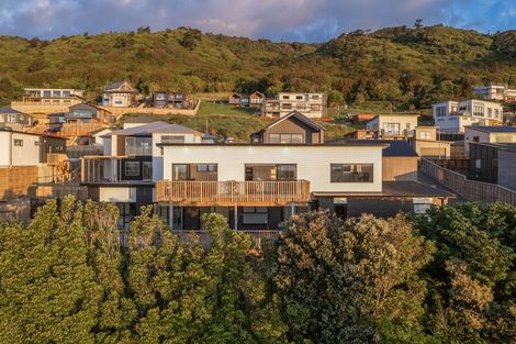 Photo of property in 94 Kotare Street, Waikanae, 5036