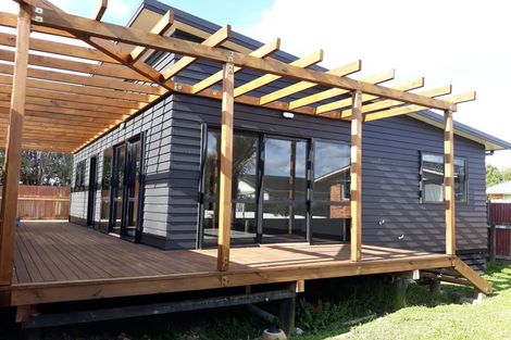 Photo of property in 16a Mickle Street, Te Atatu South, Auckland, 0610