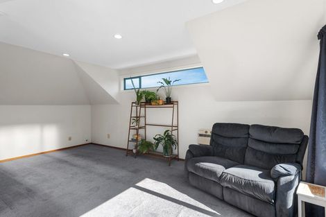 Photo of property in 2/52 Marine Parade, North New Brighton, Christchurch, 8083
