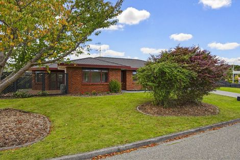 Photo of property in 4 Glen Loch Place, Paraparaumu, 5032