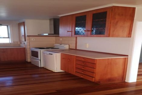 Photo of property in 50 Strid Road, Te Atatu South, Auckland, 0610