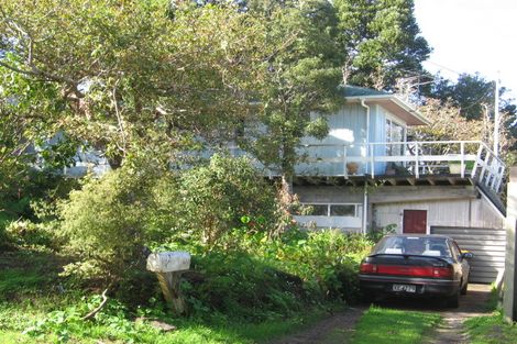 Photo of property in 76 Kauri Point Road, Laingholm, Auckland, 0604