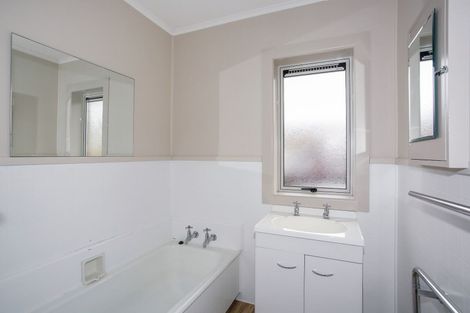 Photo of property in 8 Opaheke Road, Papakura, 2110