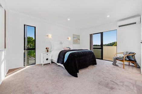 Photo of property in 97 Mt Lebanon Crescent, The Gardens, Auckland, 2105