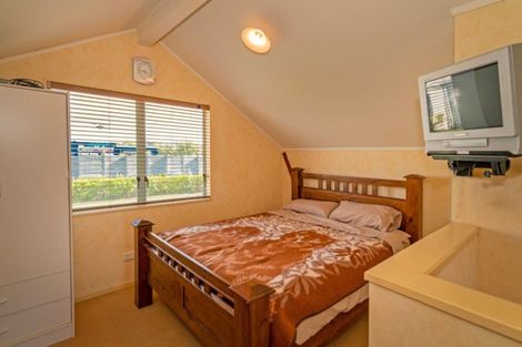 Photo of property in 17 Endeavour Close, Whitianga, 3510