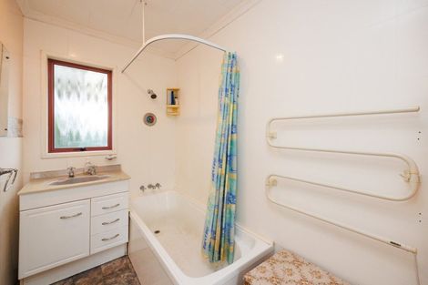 Photo of property in 14 Te Kiri Street, Himatangi Beach, Foxton, 4891