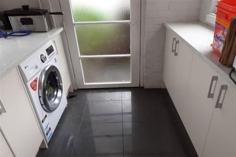 Photo of property in 10 Mcclintock Road, Massey, Auckland, 0614