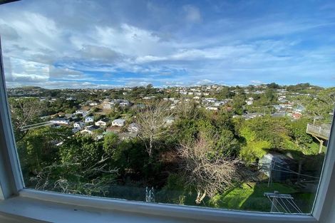 Photo of property in 131 Ruskin Road, Newlands, Wellington, 6037