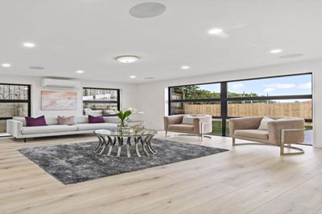Photo of property in 11 Tawapou Close, Massey, 0614