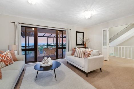 Photo of property in 15 Higham Ferrers Place, Red Beach, 0932