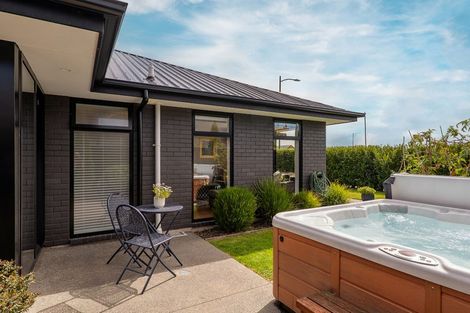 Photo of property in 18 Whitburn Avenue, Halswell, Christchurch, 8025