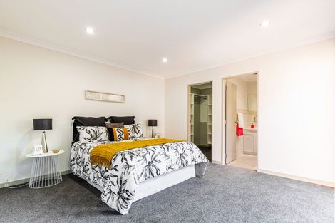 Photo of property in 65 Helleur Road, Massey, Auckland, 0614