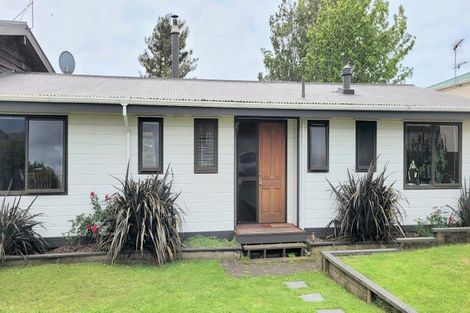 Photo of property in 8 Pararewa Drive, Whalers Gate, New Plymouth, 4310