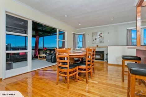Photo of property in 86 Carlisle Road, Browns Bay, Auckland, 0632
