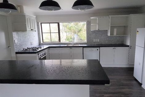 Photo of property in 32 Shackle Lane, Whitby, Porirua, 5024