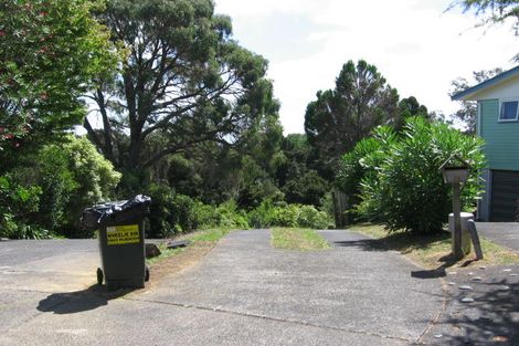Photo of property in 10 Ridgewood Crescent, Birkenhead, Auckland, 0626