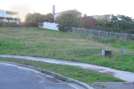 Photo of property in 28 Courtneys, West Harbour, Auckland, 0618