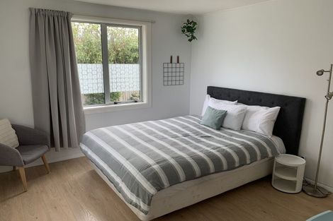 Photo of property in 16 Guildford Street, Burnside, Christchurch, 8053