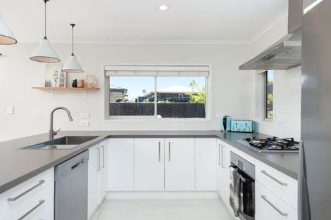Photo of property in 15 Lakeview Quay, Pyes Pa, Tauranga, 3112
