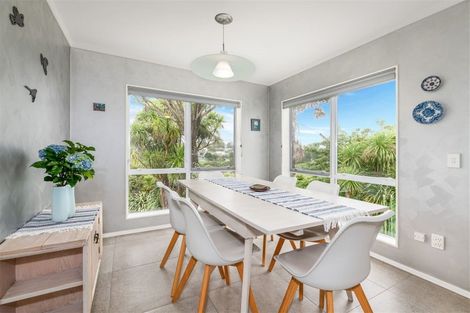 Photo of property in 31 Jubaea Place, Henderson, Auckland, 0610